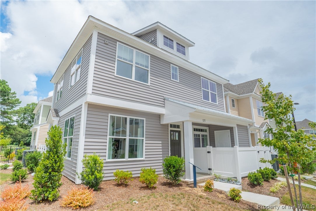 512 Fishers Court Hampton, VA 23666 - Photo 3 of 32 Gallery Image 3