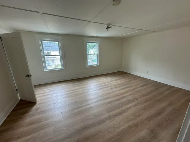 $2,100 | 28 Chestnut Street, Unit UPSTAIRS, Rochester, NH 03867