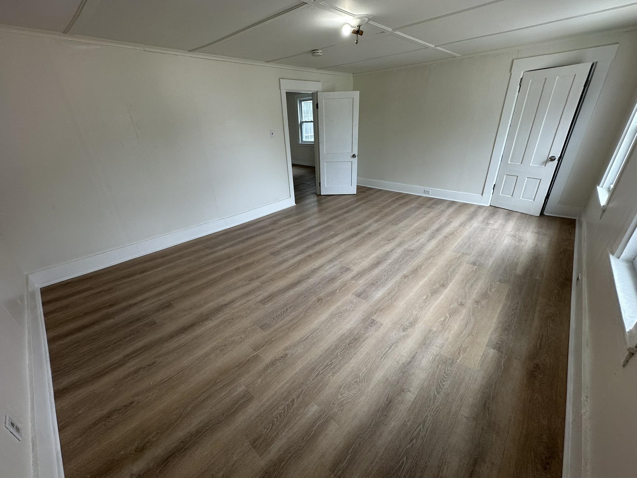 28 Chestnut Street, Unit UPSTAIRS Rochester, NH 03867 - Photo 15 of 18