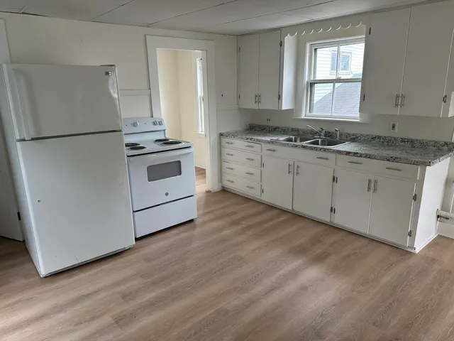 $2,100 | 28 Chestnut Street, Unit UPSTAIRS, Rochester, NH 03867