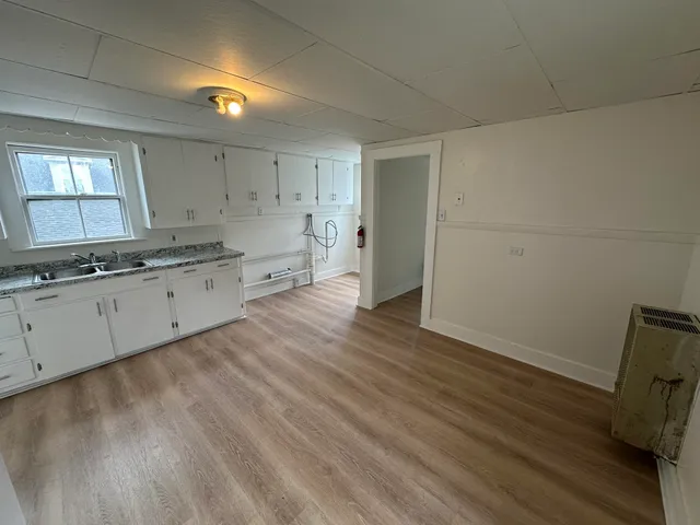 $2,100 | 28 Chestnut Street, Unit UPSTAIRS, Rochester, NH 03867