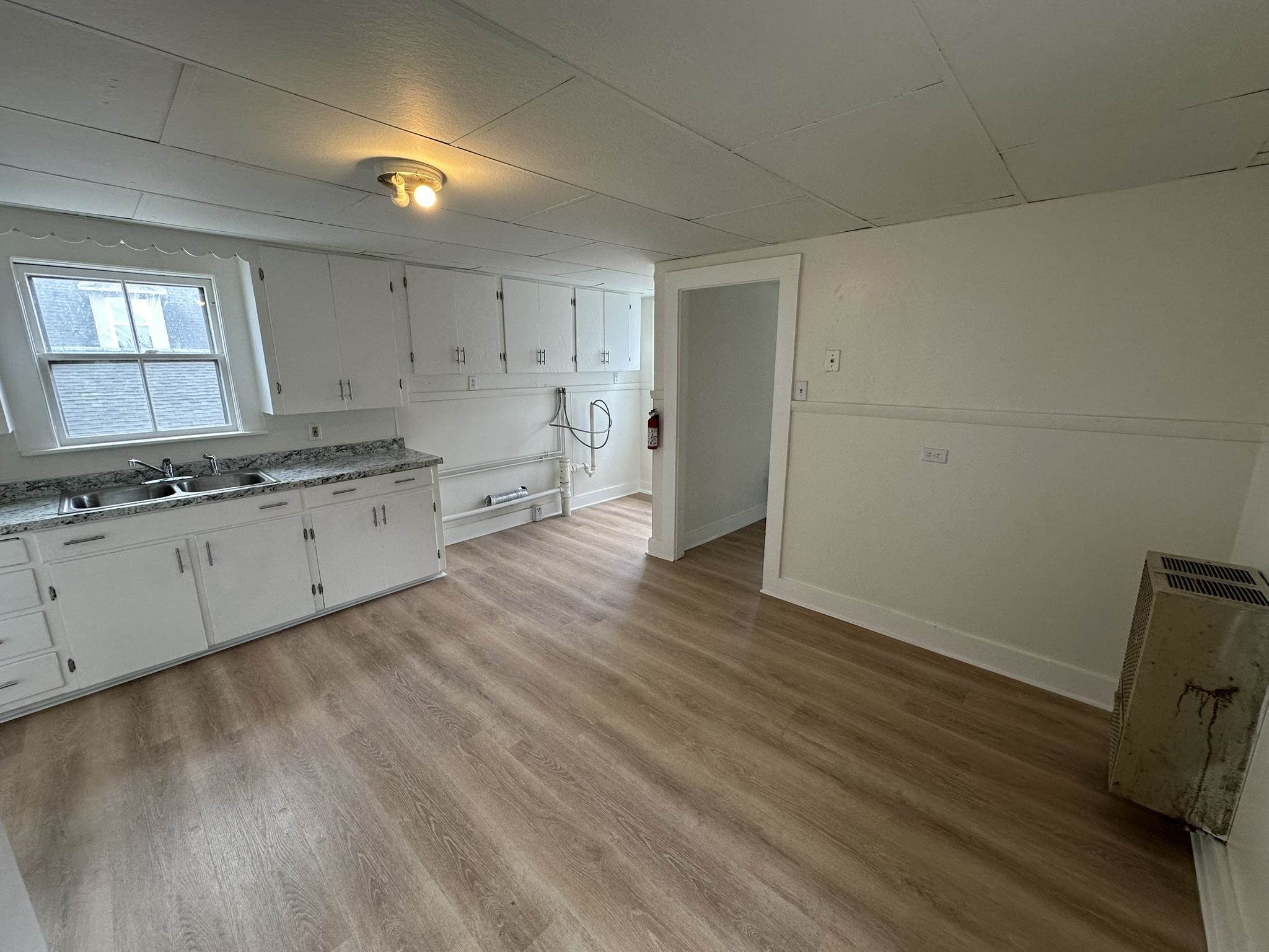 28 Chestnut Street, Unit UPSTAIRS Rochester, NH 03867 - Photo 6 of 18