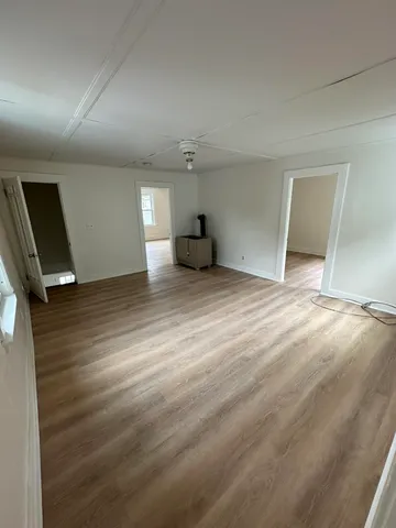 $2,100 | 28 Chestnut Street, Unit UPSTAIRS, Rochester, NH 03867