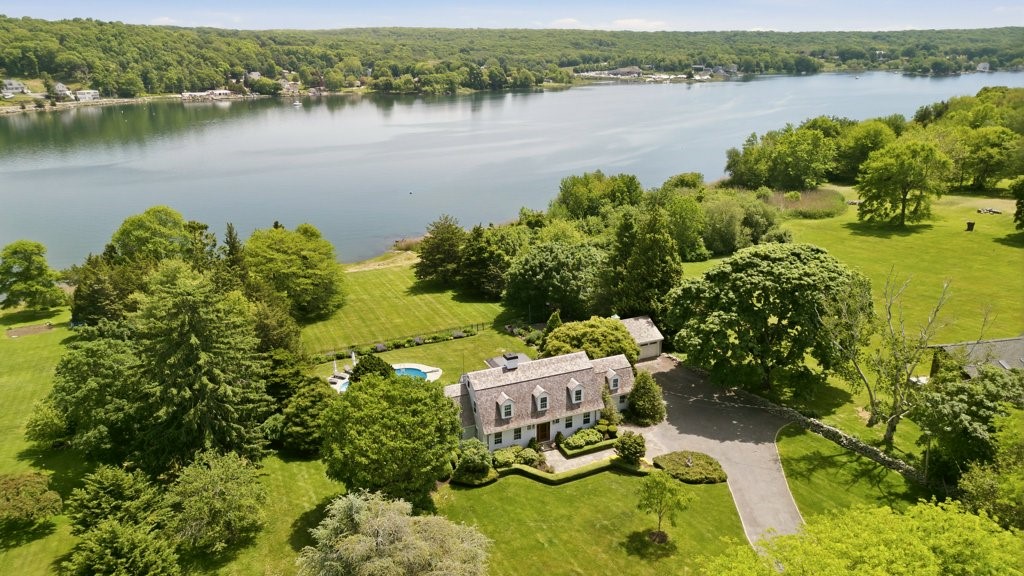 148 Nanaquaket Road Tiverton, RI 02878 - Photo 44 of 47