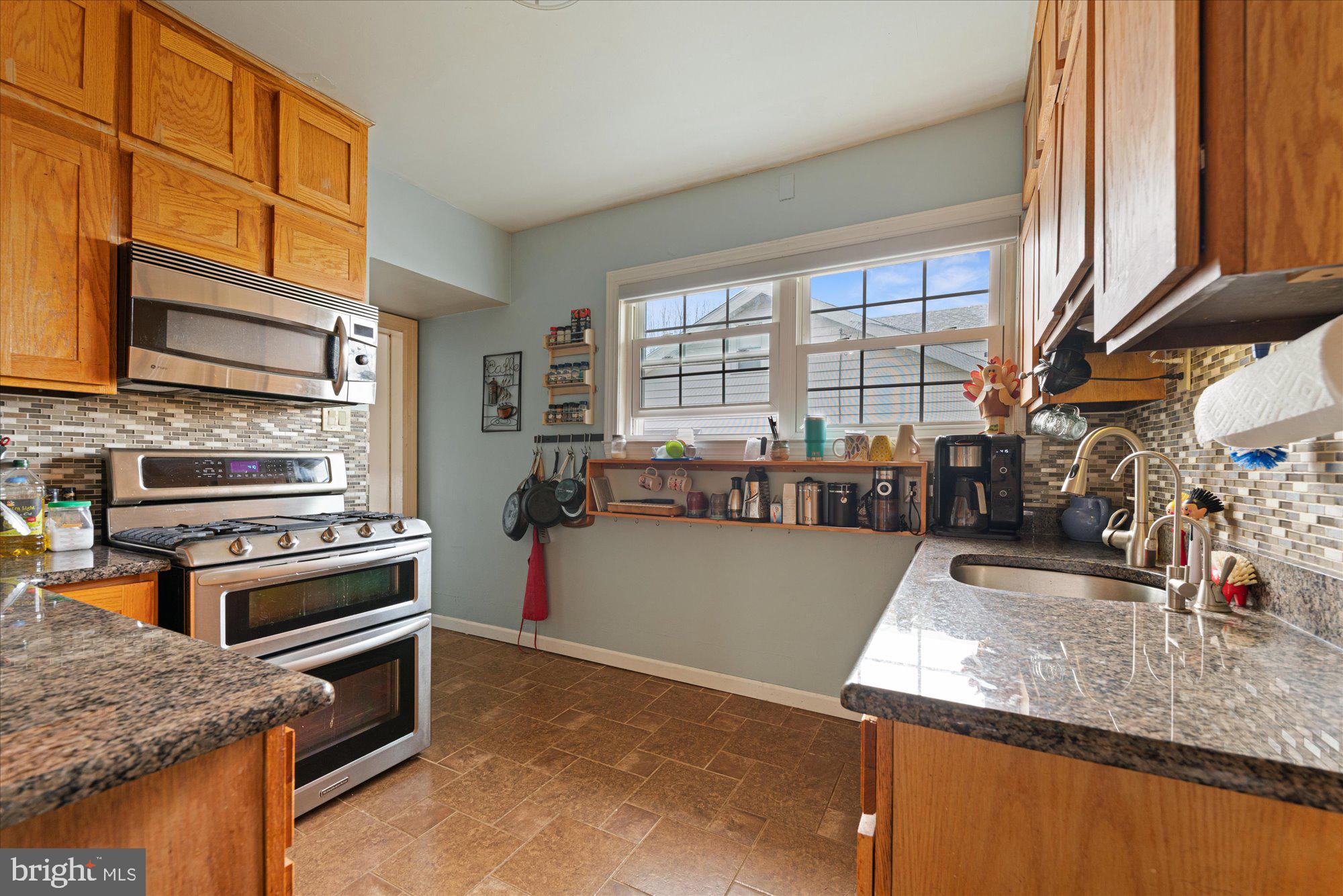 446 Locust Road Glenside, PA 19038 - Photo 8 of 20 Gallery Image 8