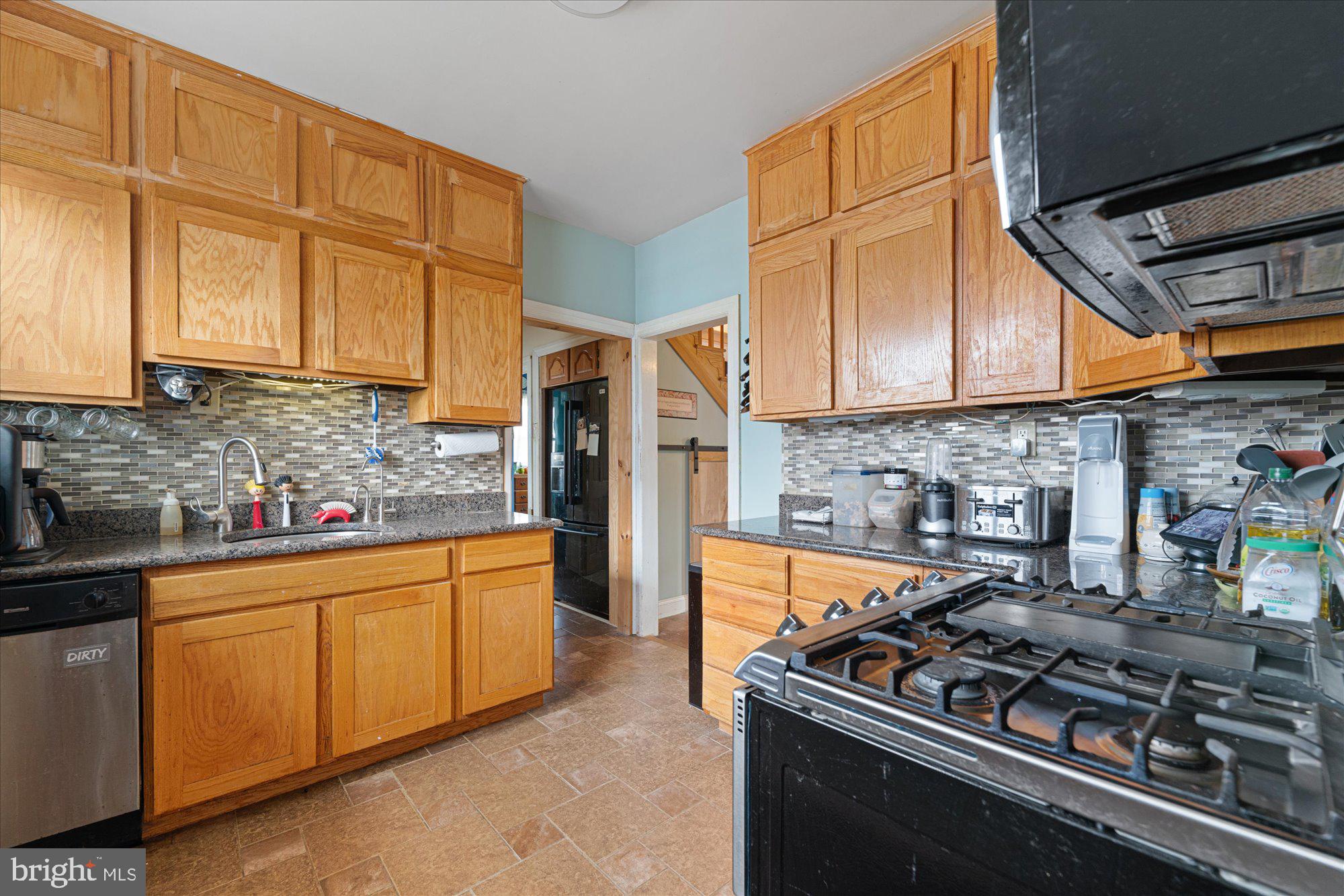 446 Locust Road Glenside, PA 19038 - Photo 9 of 20 Gallery Image 9