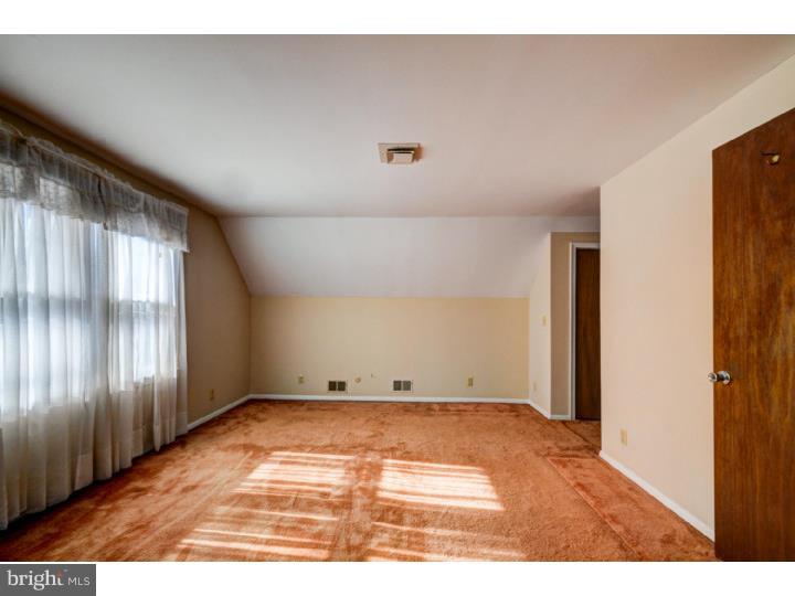 27 Crown Road Ewing, NJ 08638 - Photo 15 of 25