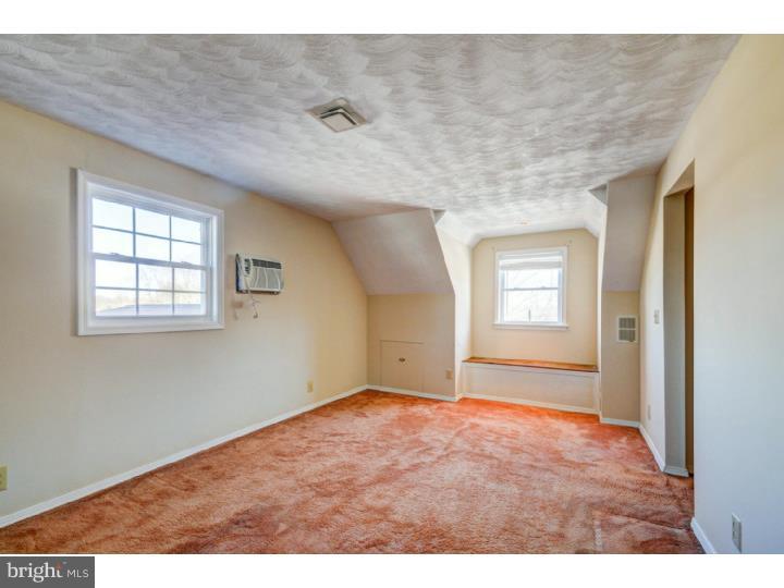 27 Crown Road Ewing, NJ 08638 - Photo 16 of 25