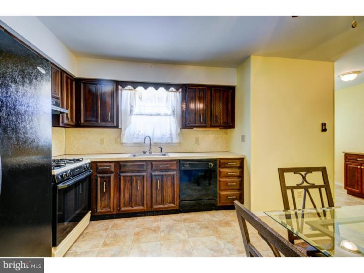 27 Crown Road Ewing, NJ 08638 - Photo 8 of 25