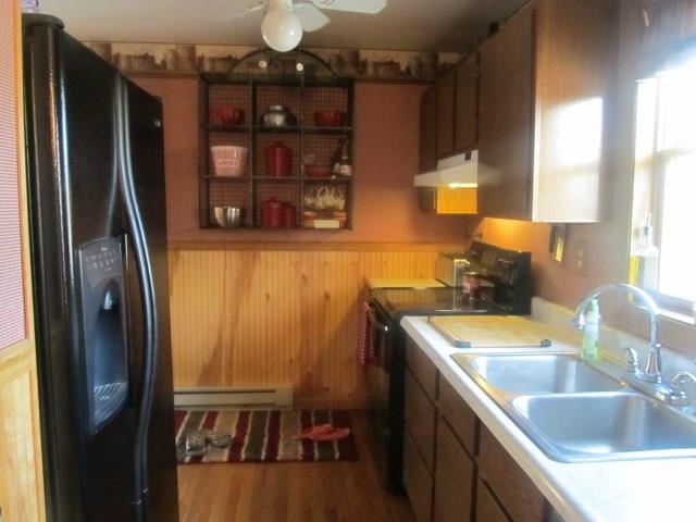 266 Aggas Road Butler, PA 16001 - Photo 5 of 16 This functional galley kitchen allows the family cook to move around with ease!