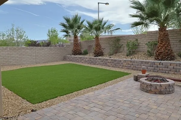 $3,995 | 531 Signal Peak Street, Las Vegas, NV 89138