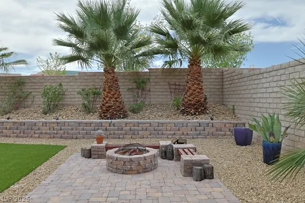 $3,995 | 531 Signal Peak Street, Las Vegas, NV 89138