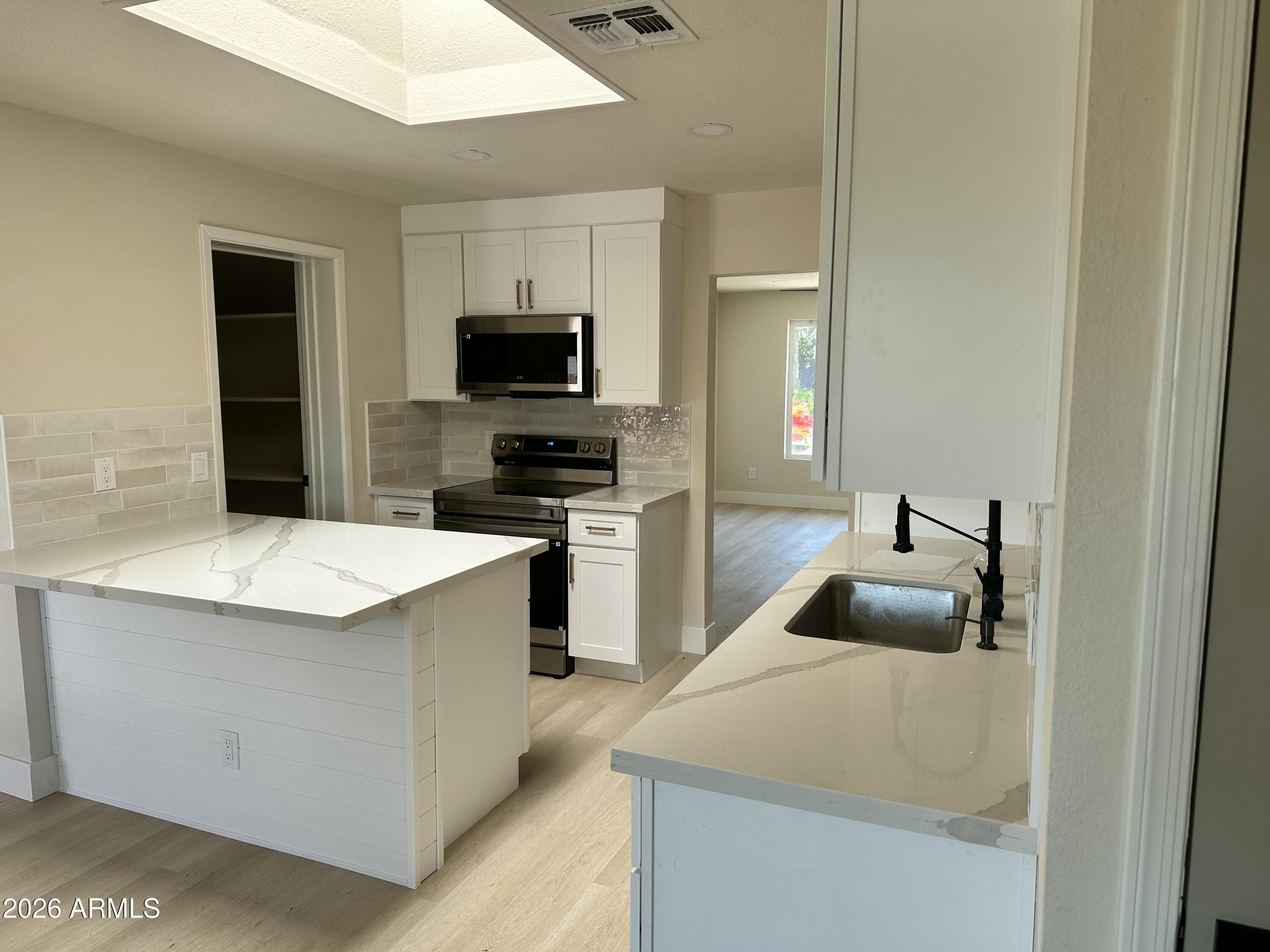 2617 West Lawrence Road Phoenix, AZ 85017 - Photo 2 of 47 IMG_4202
