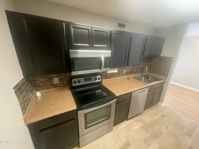 $79,900 | 701 South College Road, Unit 110, Lafayette, LA 70503