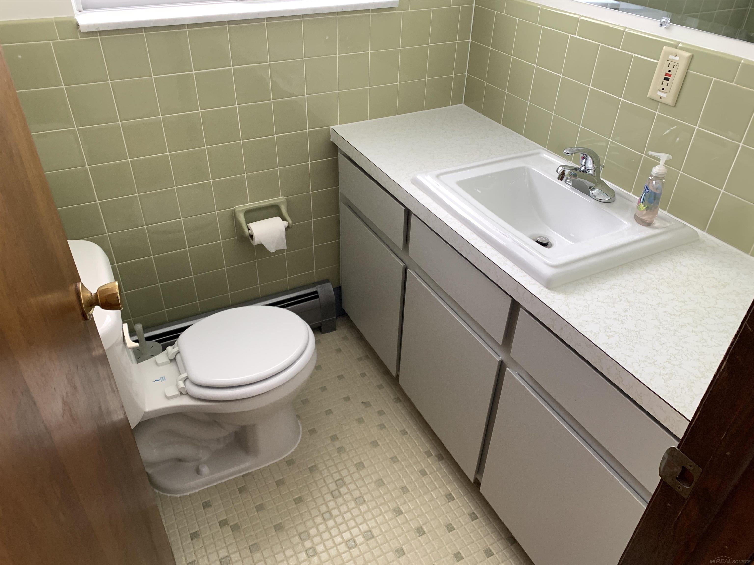69150 Romeo Plank Road Armada, MI 48005 - Photo 28 of 30 Lavatory