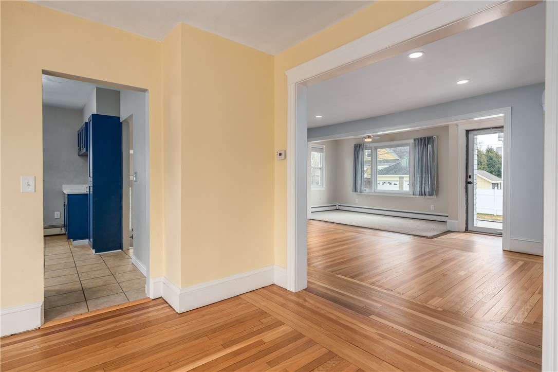 41 Berwick Lane Cranston, RI 02905 - Photo 12 of 35