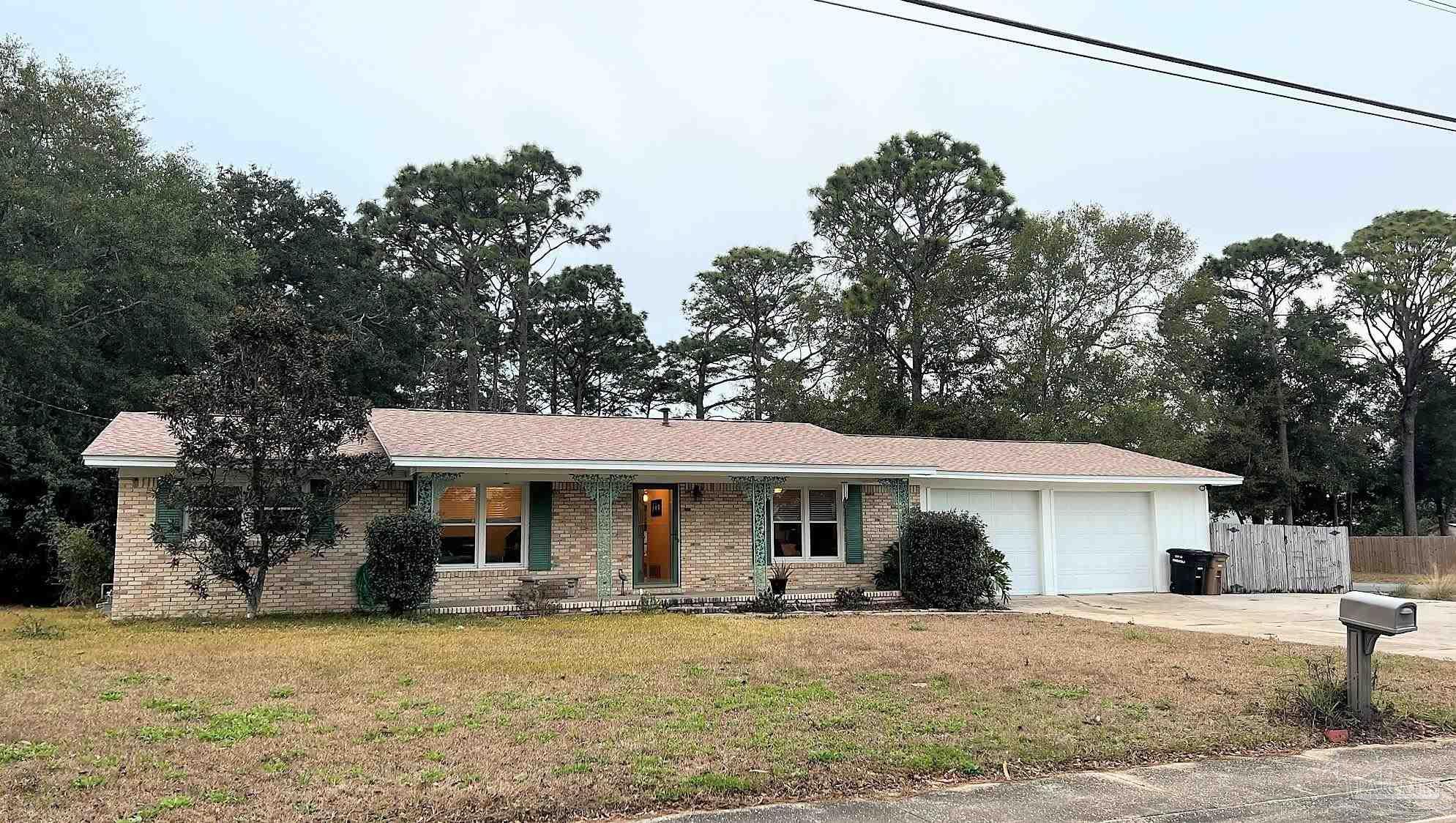 5595 Hibiscus Road Pensacola, FL 32504 - Photo 2 of 28 Gallery Image 2