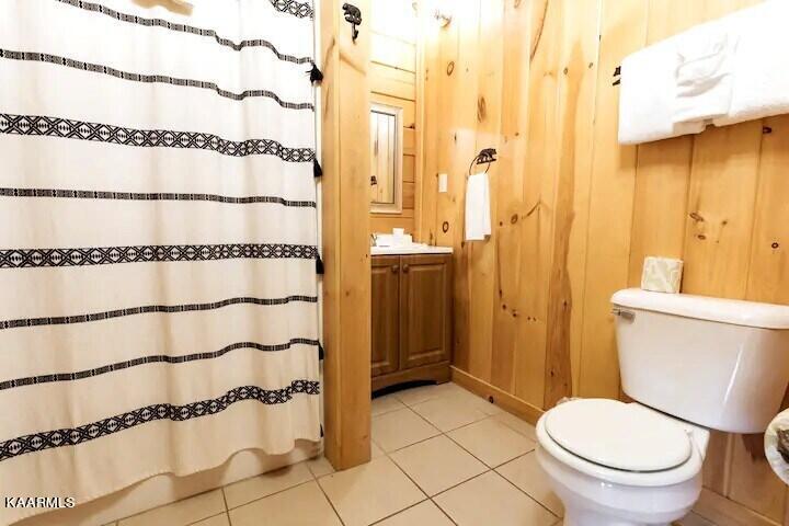 3943 Henry Town Road Sevierville, TN 37876 - Photo 12 of 21 Upstairs bathroom