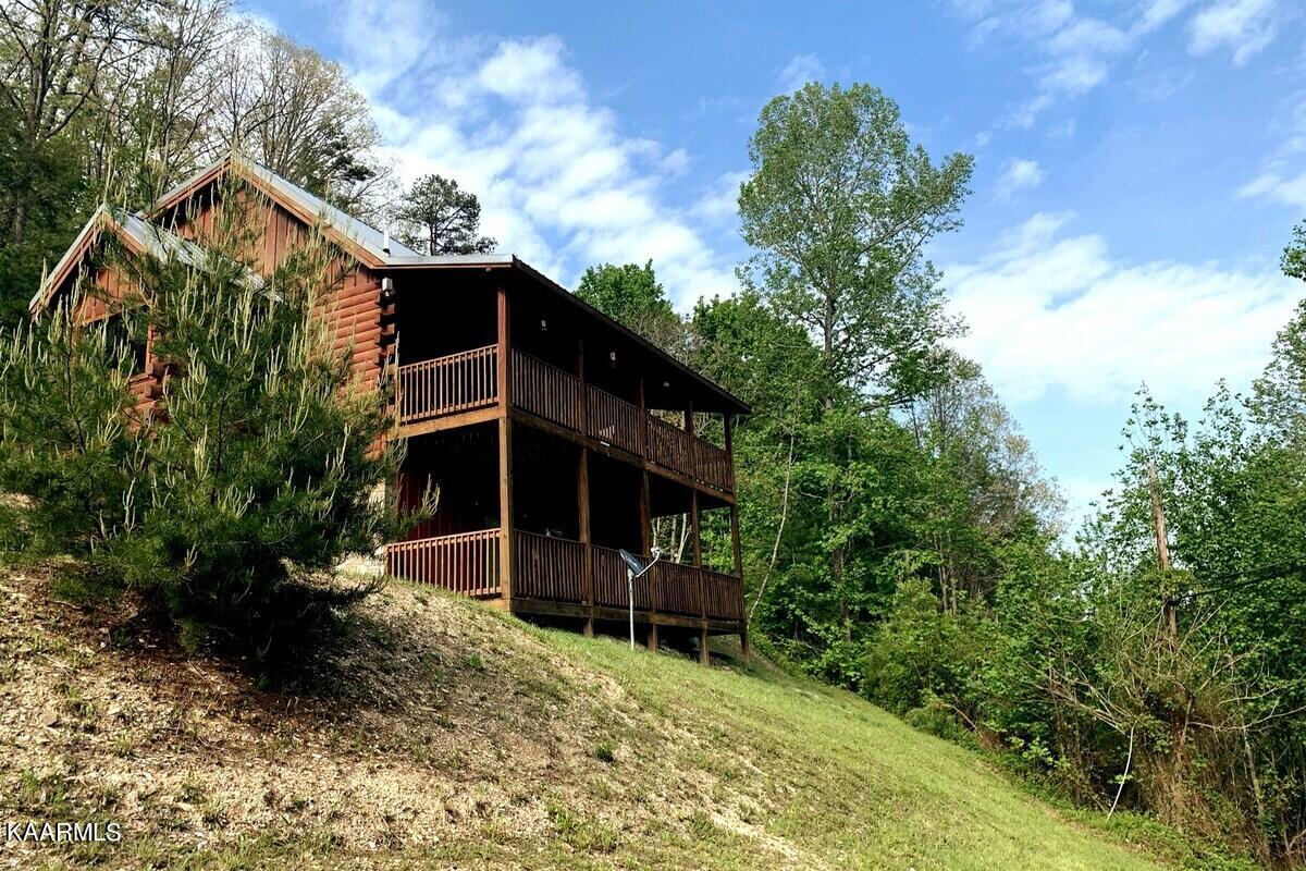 3943 Henry Town Road Sevierville, TN 37876 - Photo 3 of 21 Rear View of Cabin
