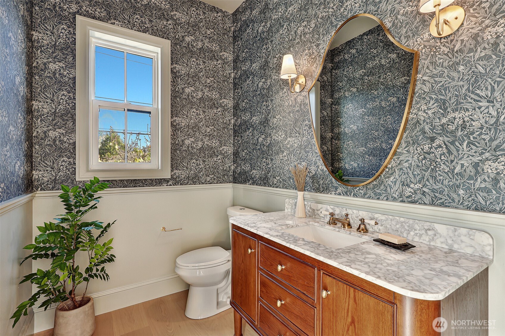 7003 37th Avenue Northeast Seattle, WA 98115 - Photo 19 of 40