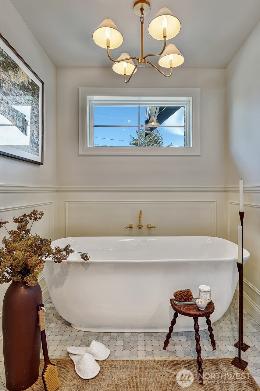 7003 37th Avenue Northeast Seattle, WA 98115 - Photo 24 of 40