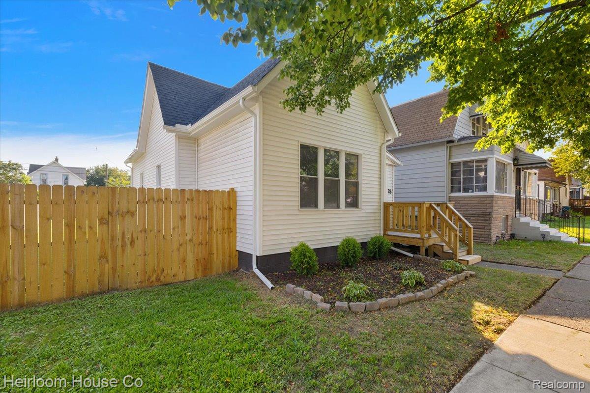 78 Batavia Street River Rouge, MI 48218 - Photo 27 of 35 04-78 Batavia St-4.jpg