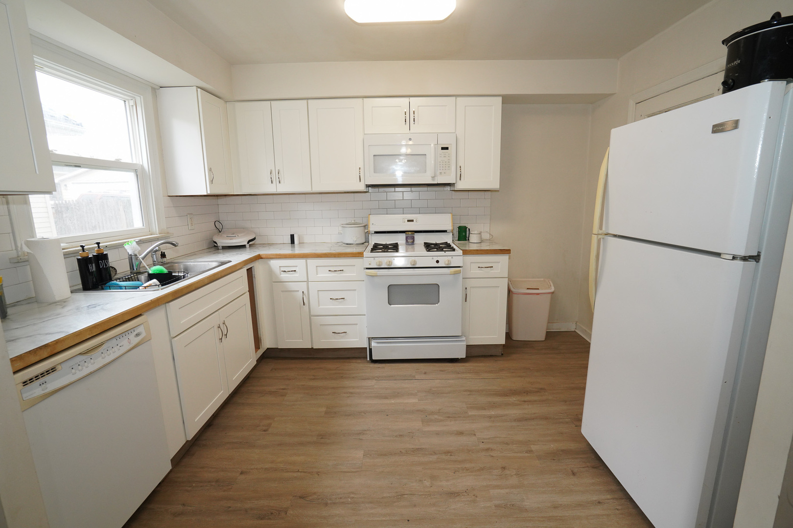 627 Manhattan Road Joliet, IL 60433 - Photo 11 of 37