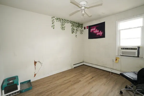 $215,000 | 627 Manhattan Road, Joliet, IL 60433