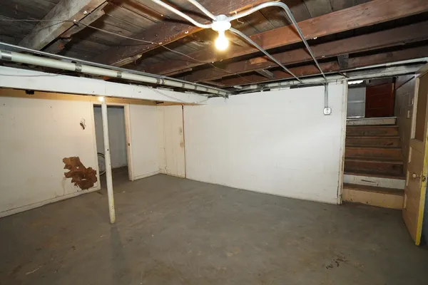 $215,000 | 627 Manhattan Road, Joliet, IL 60433