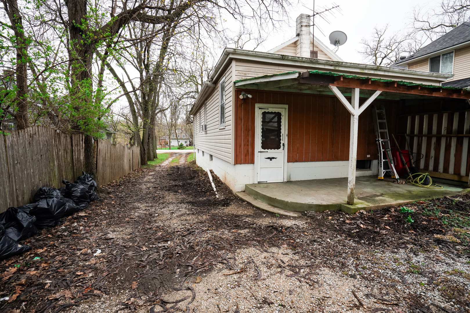 627 Manhattan Road Joliet, IL 60433 - Photo 28 of 37