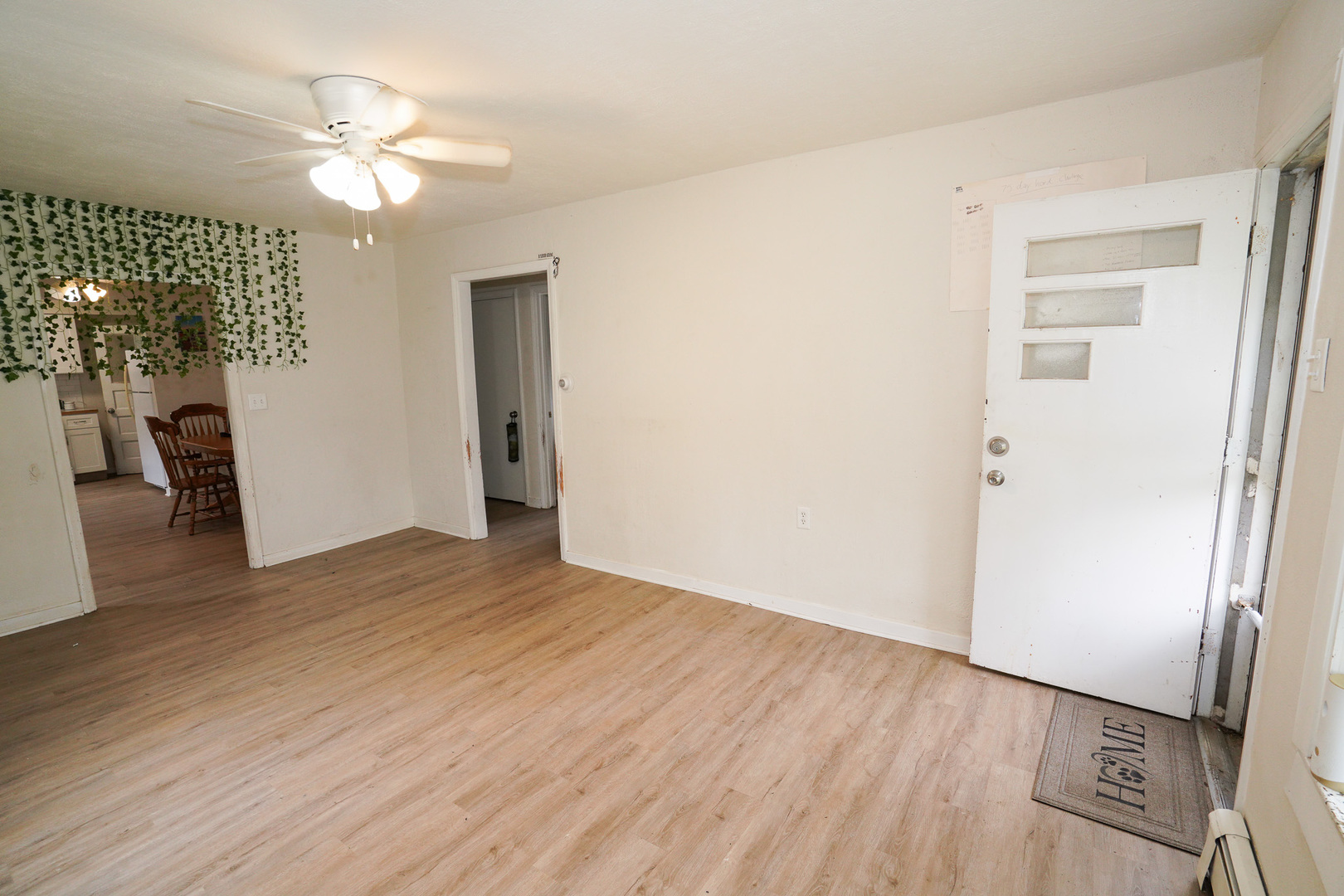 627 Manhattan Road Joliet, IL 60433 - Photo 3 of 37