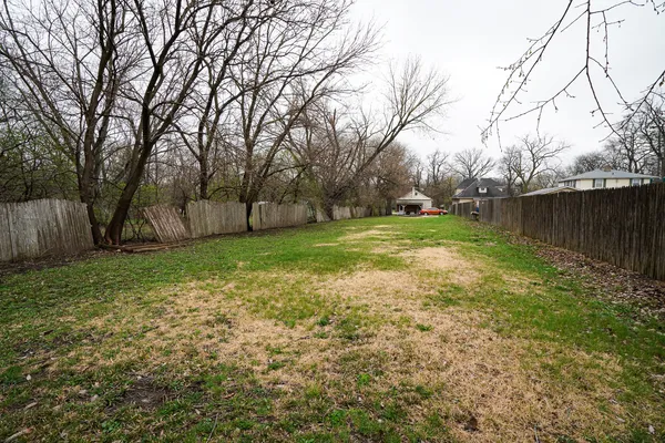 $215,000 | 627 Manhattan Road, Joliet, IL 60433