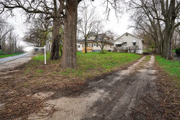 $215,000 | 627 Manhattan Road, Joliet, IL 60433