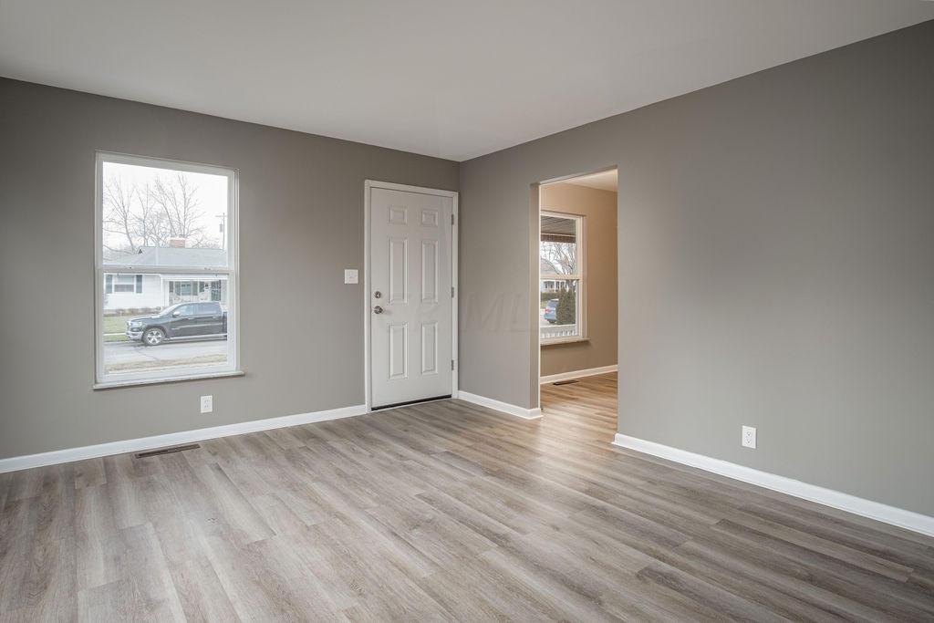 461 Deerfield Road Columbus, OH 43228 - Photo 4 of 29 Gallery Image 4