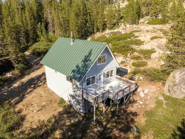$1,710,500 | 10111 Bunny Hill Road, Soda Springs, CA 95728