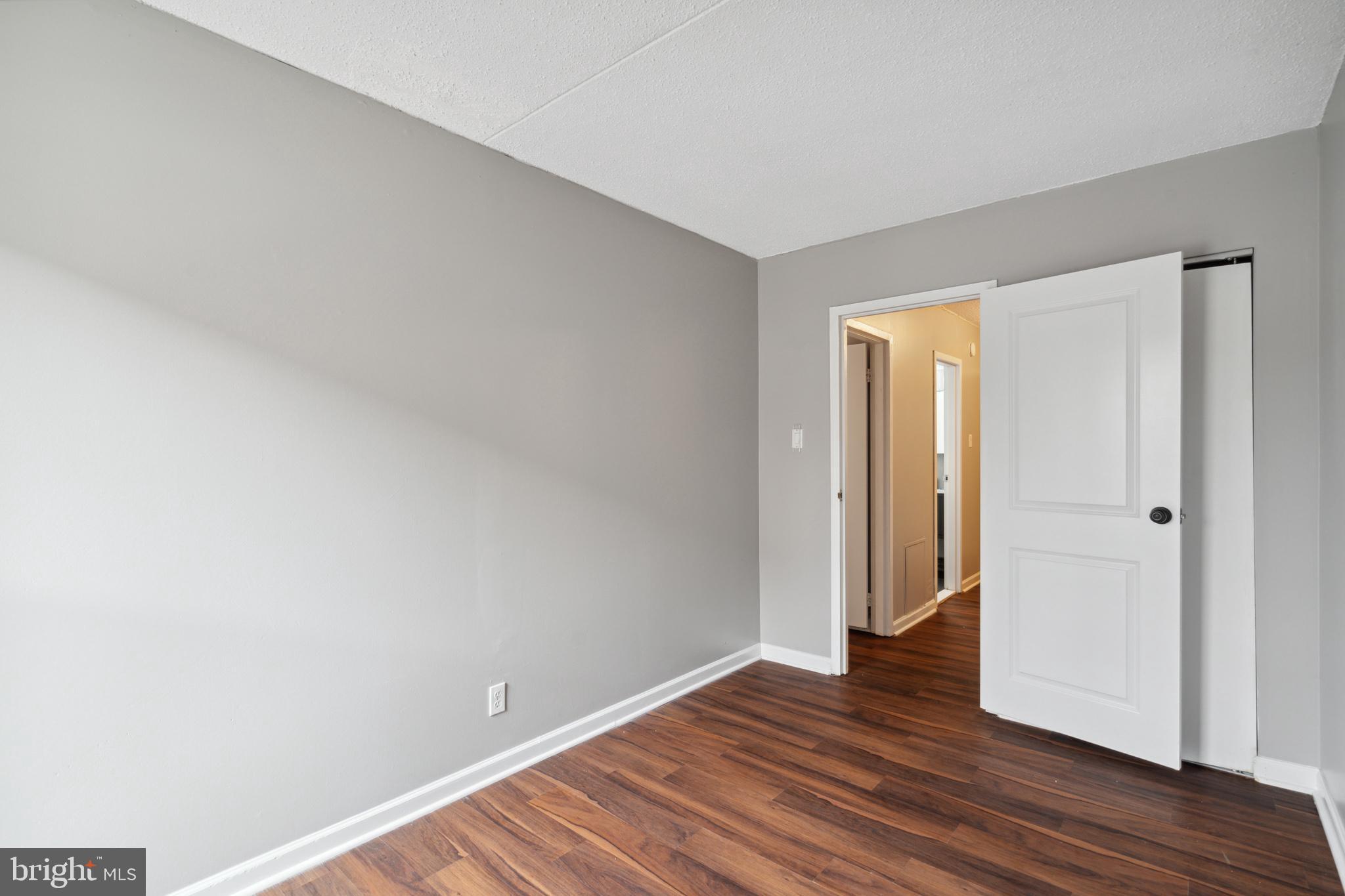 3 Hamilton Circle Philadelphia, PA 19130 - Photo 33 of 41