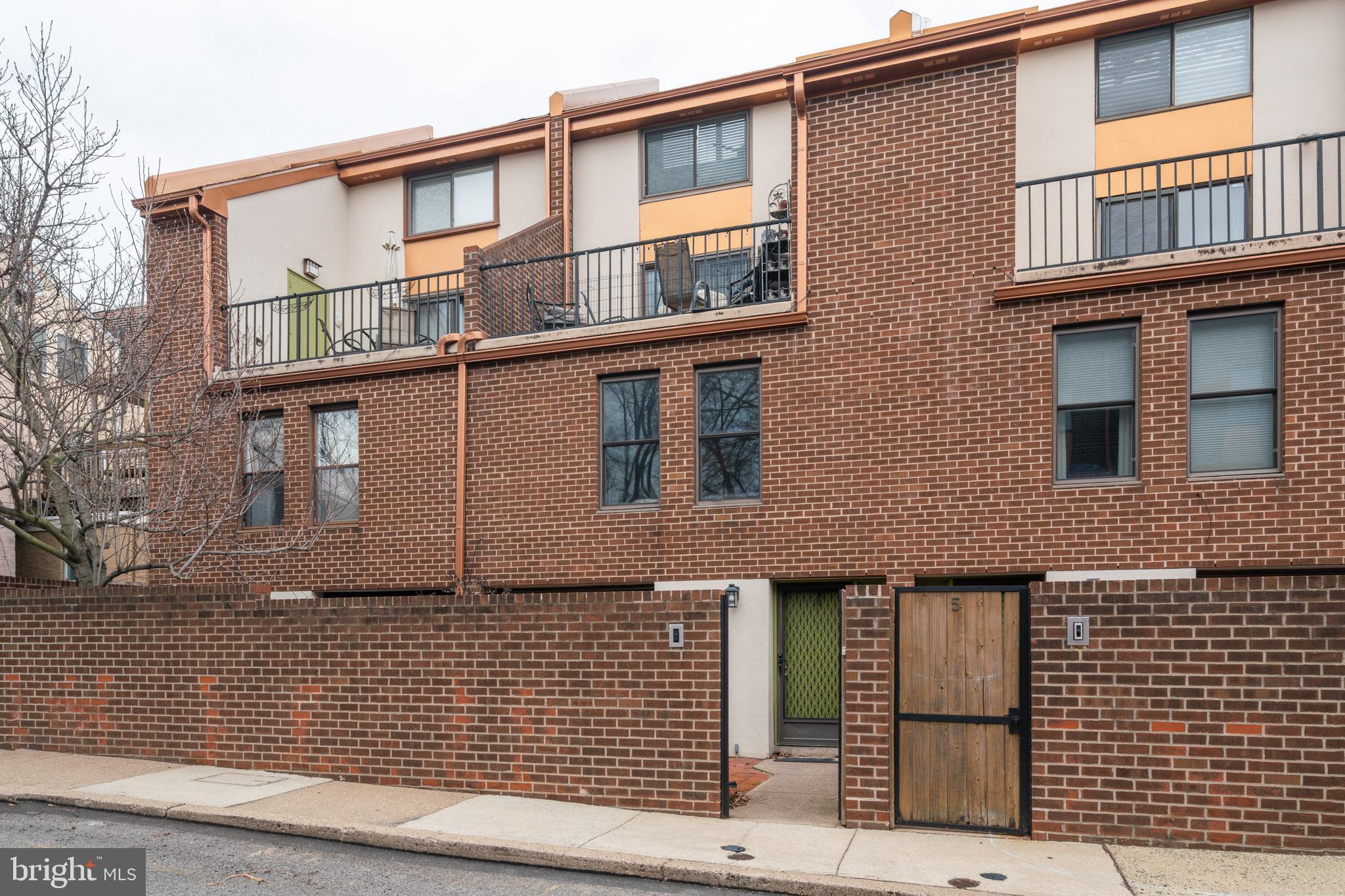 3 Hamilton Circle Philadelphia, PA 19130 - Photo 39 of 41