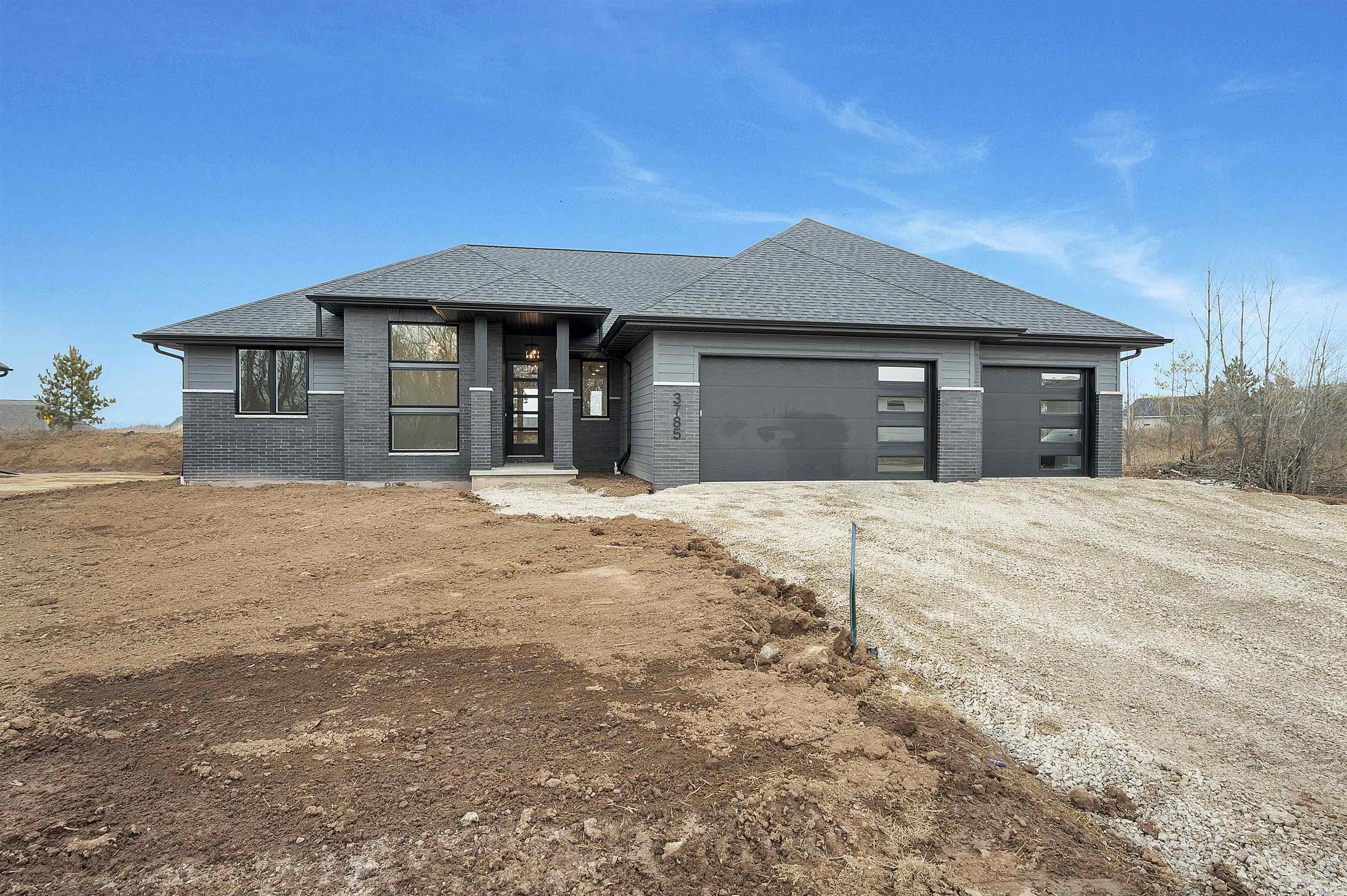 3785 Beachmont Road De Pere, WI 54115 - Photo 2 of 32