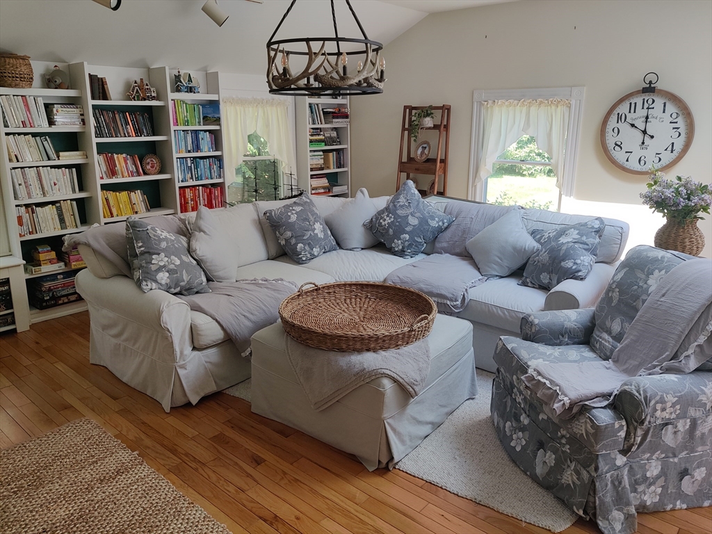 26 Millbrook Road Wayland, MA 01778 - Photo 6 of 12