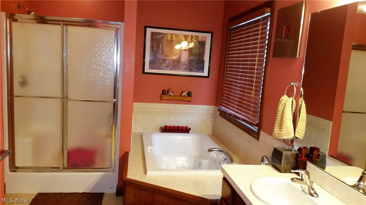 4125 Logans Way Perry, OH 44081 - Photo 19 of 26 Master Bath with Whirlpool Tub