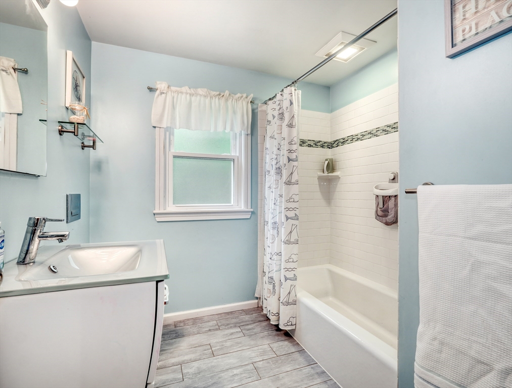 33 Eustis Street Saugus, MA 01906 - Photo 12 of 21