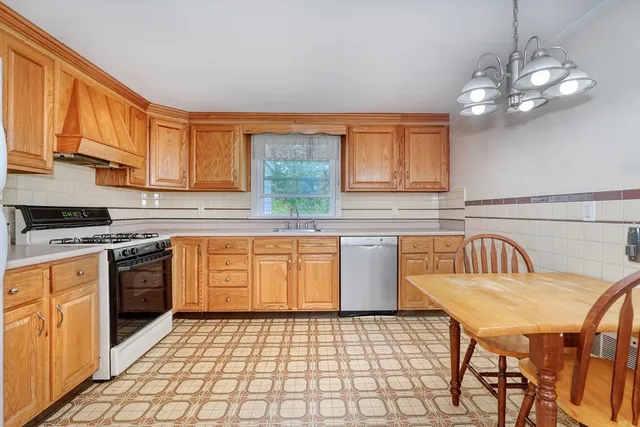 $640,000 | 33 Eustis Street, Saugus, MA 01906