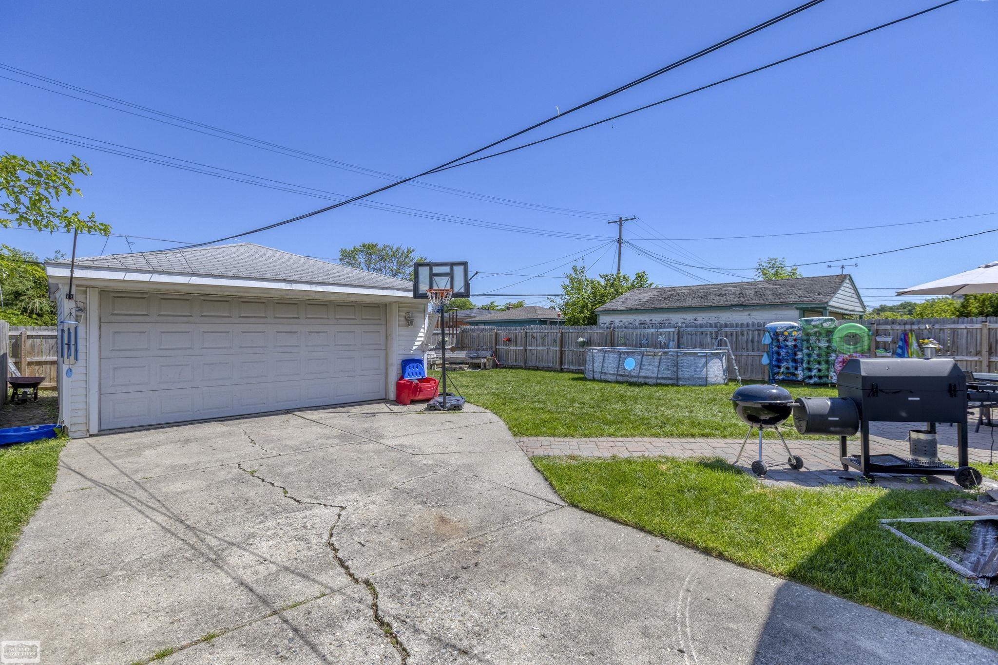 18029 Rainbow Road Fraser, MI 48026 - Photo 23 of 28