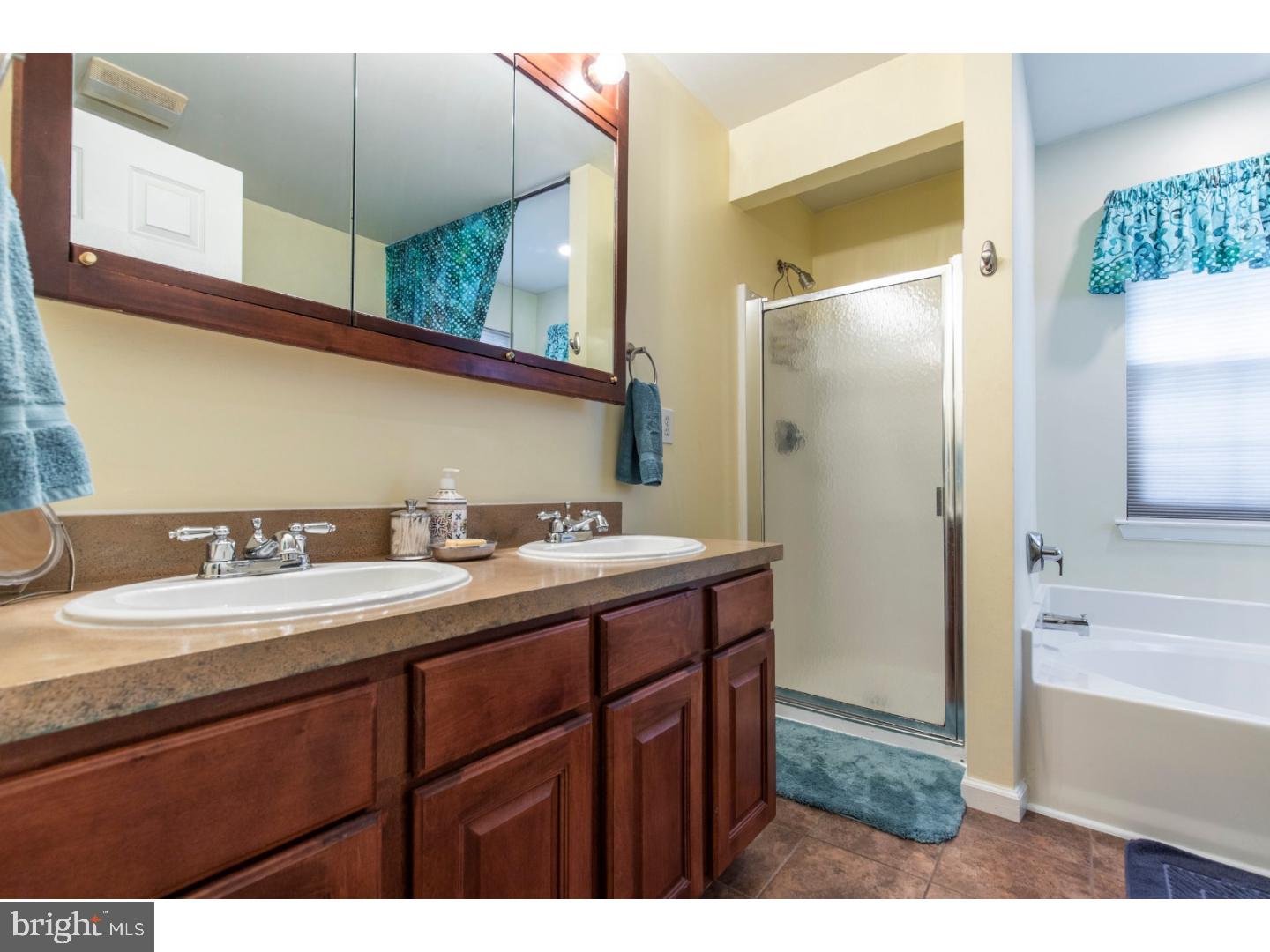 105 Michaels Lane Newark, DE 19713 - Photo 18 of 25 Master Bathroom