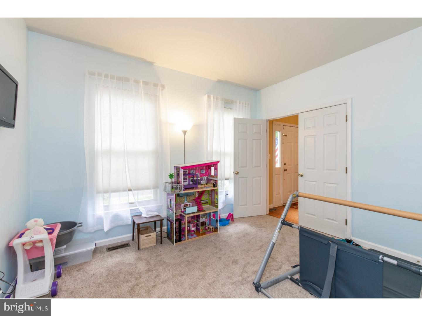 105 Michaels Lane Newark, DE 19713 - Photo 5 of 25 Den