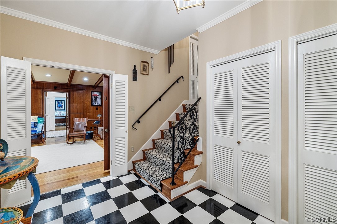 100 Raven Rock Road Henrico, VA 23229 - Photo 2 of 40 Entrance to Family Room from Foyer.