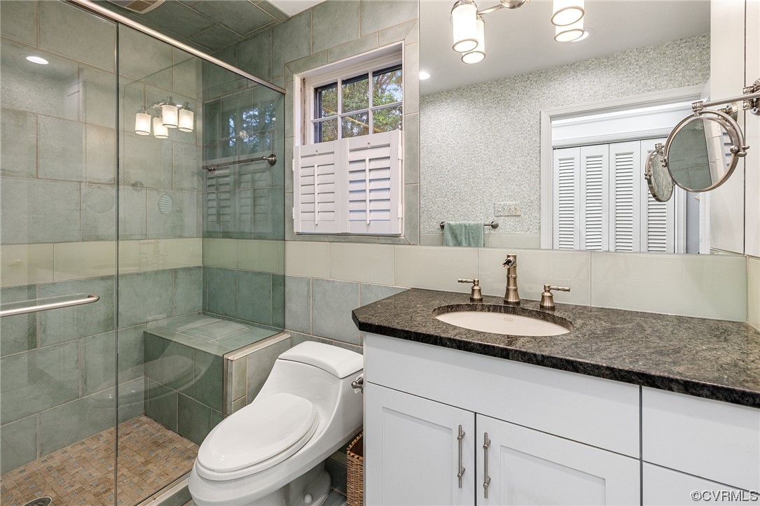 100 Raven Rock Road Henrico, VA 23229 - Photo 29 of 40 Another view of the Primary Bath.