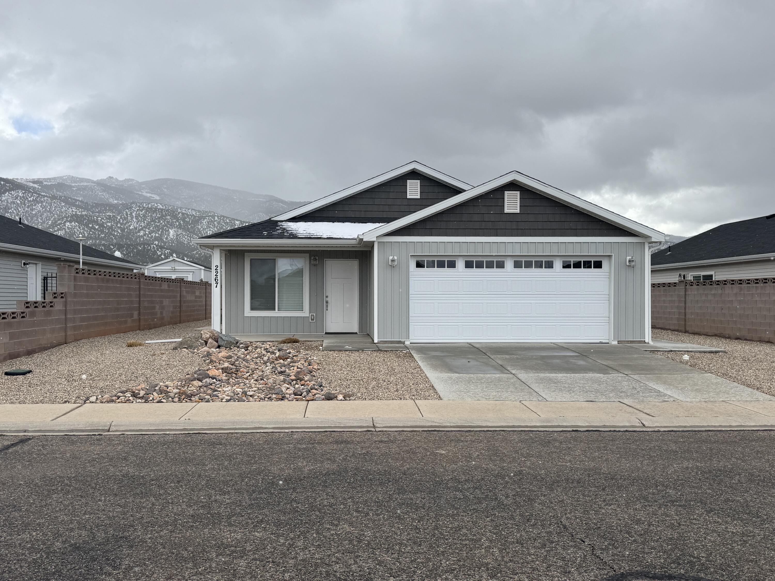 2267 475 South Parowan, UT 84761 - Photo 2 of 29 Yarbro Front