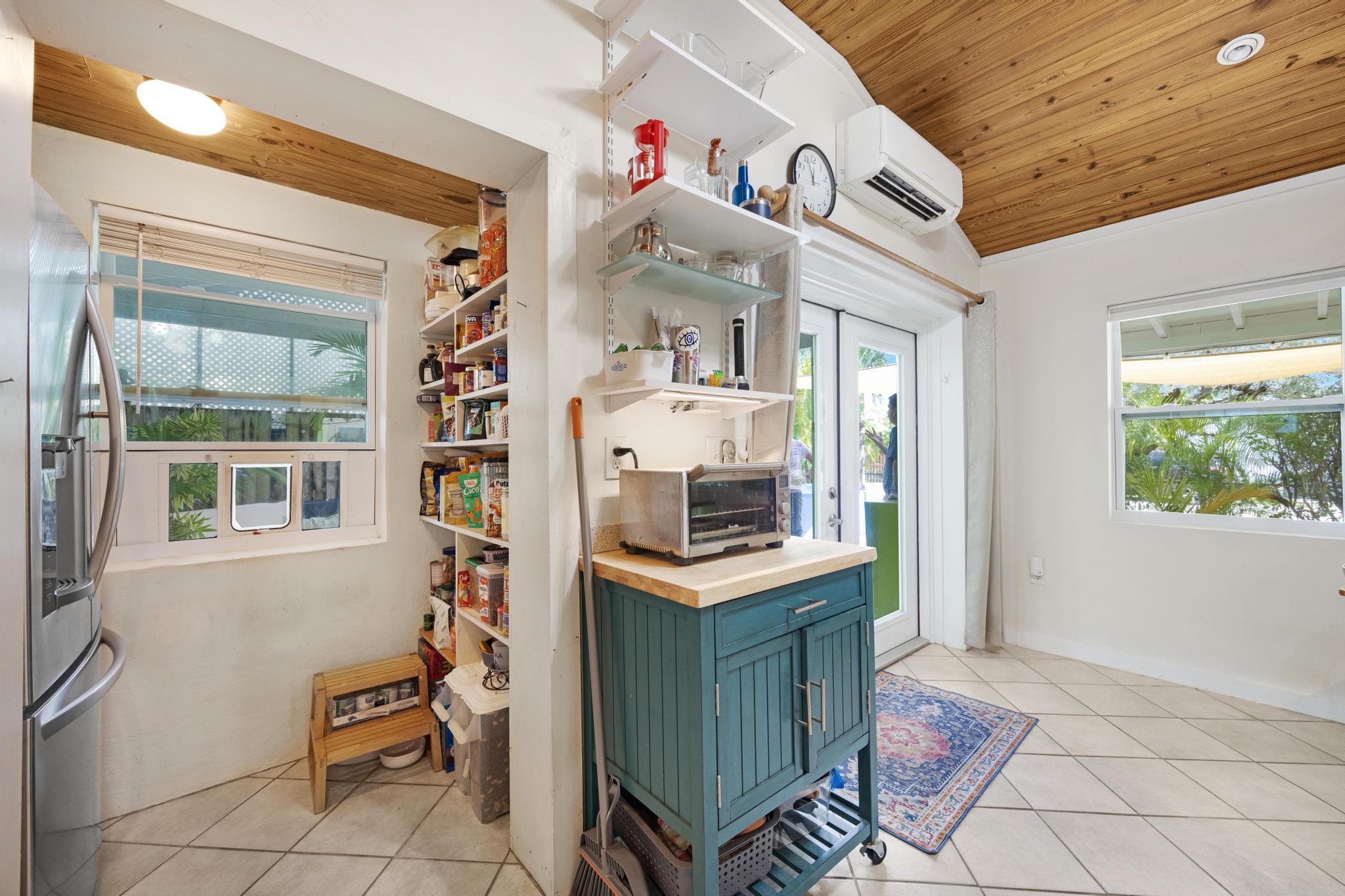 1925 Fogarty Avenue Key West, FL 33040 - Photo 12 of 60 Kitchen