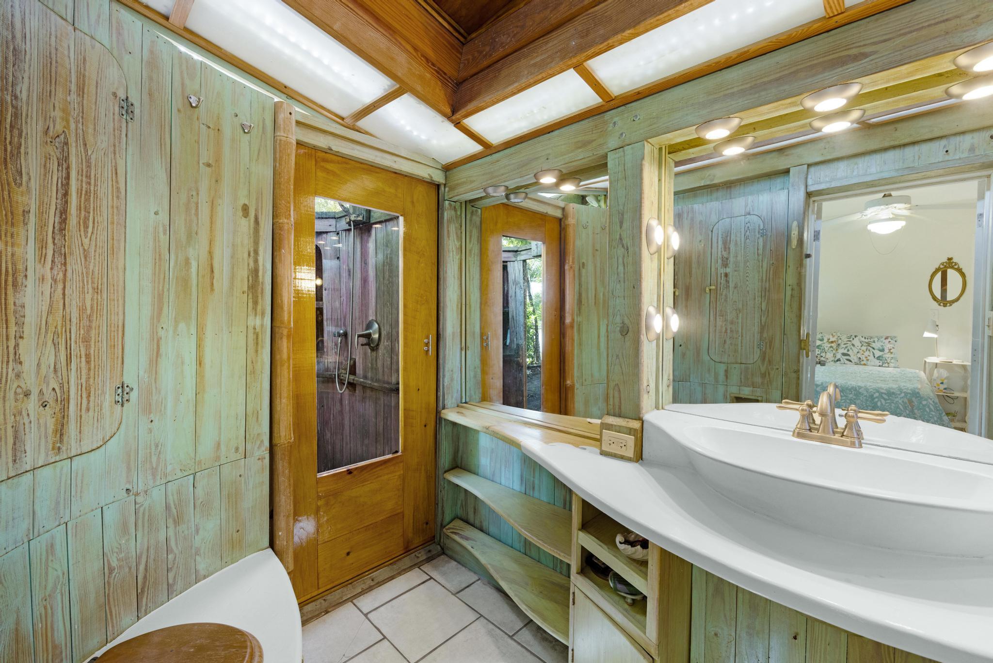 1925 Fogarty Avenue Key West, FL 33040 - Photo 21 of 60 Primary Bath